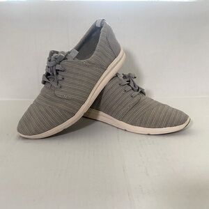 Toms Cabrillo women's size 10 canvas lightweight comfort sneakers EUC